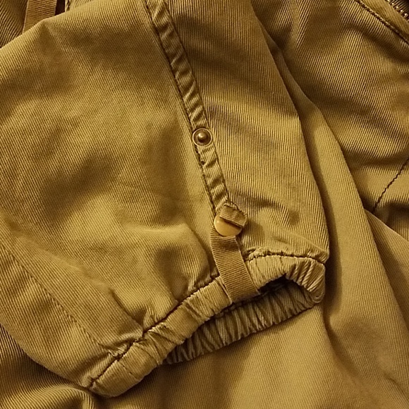 Free People Capris - Size 4 - Picture 5 of 8